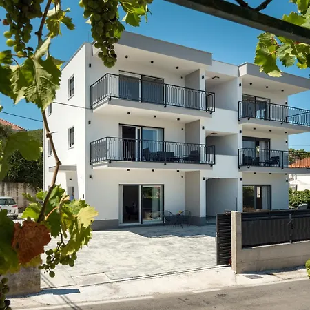 Luxury Apartments Nicole Trogir Exterior photo